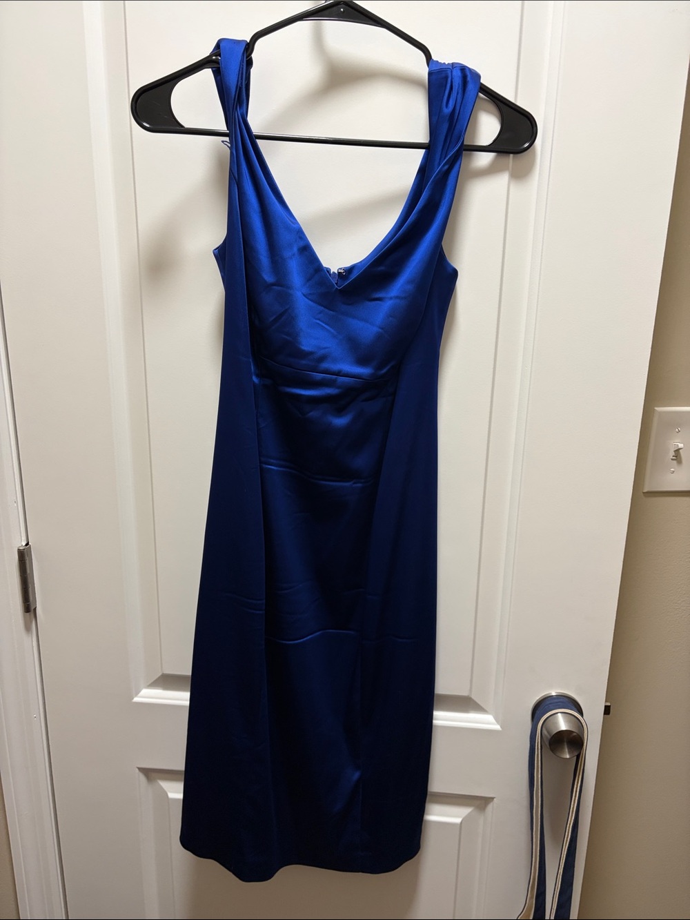 Calvin Klein Elegant Royal Blue Sleeveless V-Neck Dress